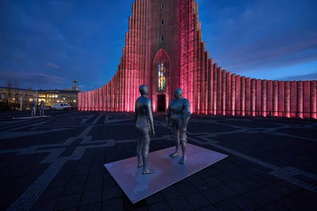 церква Ісландії отримала нове хайтек-освітлення
