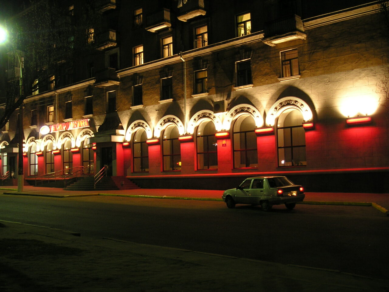 Архітектурна підсвітка будівлі УкрПромБанку 2006р.