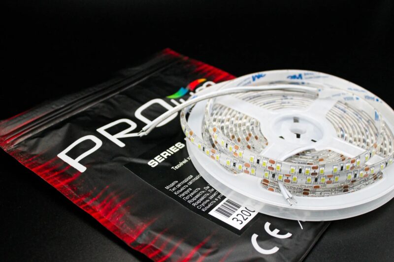 Світлодіодна LED стрічка PROLUM™ 12V 2835/120 IP65 Серія SG Холодний-білий (9000-10000К)